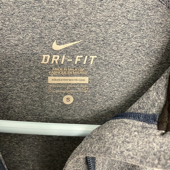 Nike long sleeve - Picture 2 of 4